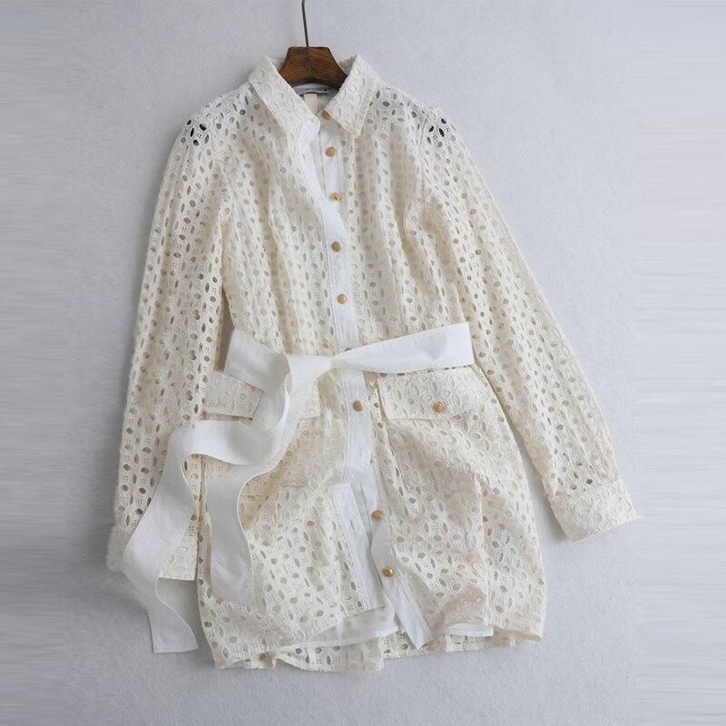 Vestido camisero corto con bordado inglés